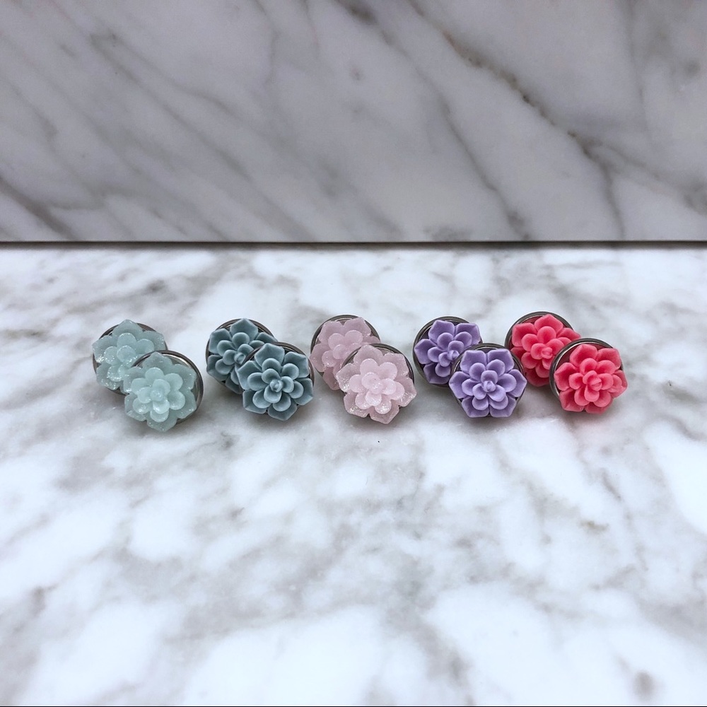 ✨3/$30✨Stud Succulent Earrings - Picture 6 of 6